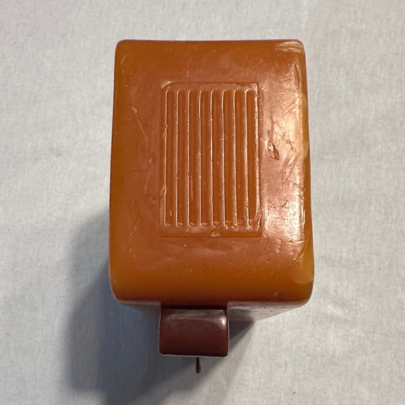 NWT, Hearth & Hand Retro Radio Figural Candle, 2 wicks - Picture 4 of 7